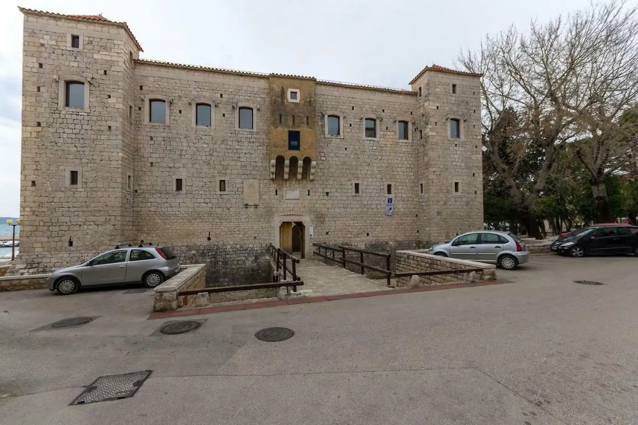 Holiday home Dalmatinska Kuca Blanka Villa Kastela