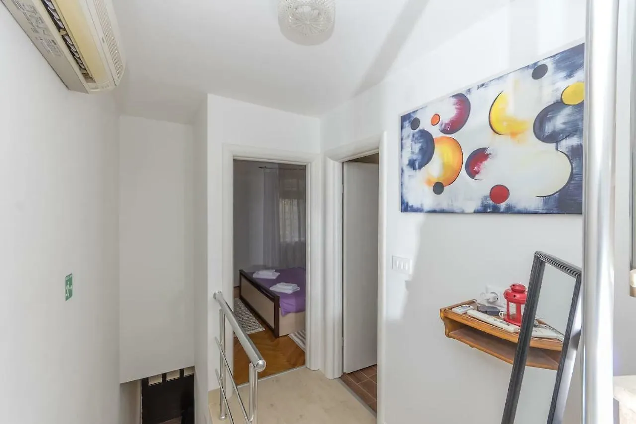 Holiday home Dalmatinska Kuca Blanka Villa Kastela