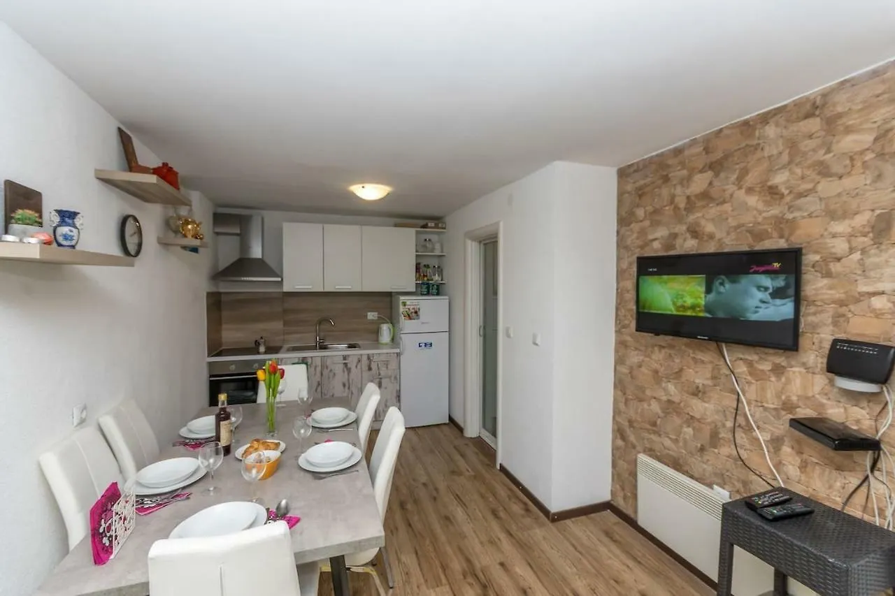 Dalmatinska Kuca Blanka Villa Kastela